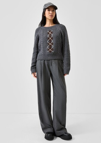 Loosefit Pantalon à pince QS en gris : devant