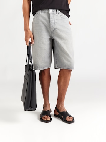 Regular Jean HUGO en gris : devant