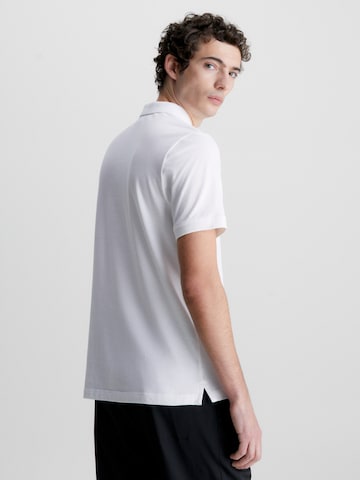 T-Shirt Calvin Klein en blanc