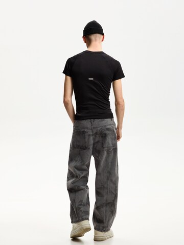 Bershka Wide Leg Jeans i grå