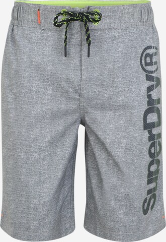 Shorts de bain Superdry en gris : devant