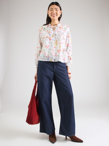 Emily Van Den Bergh - Blusa en blanco