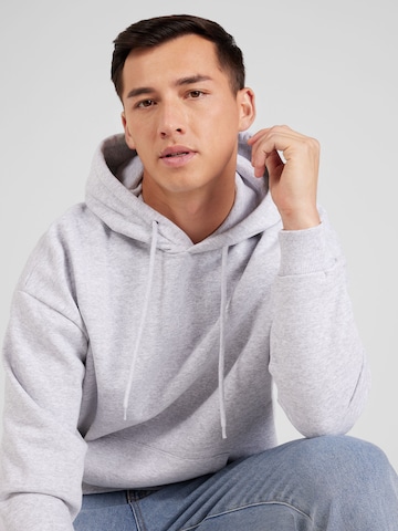 ABOUT YOU Sweatshirt 'Pius' in Grau