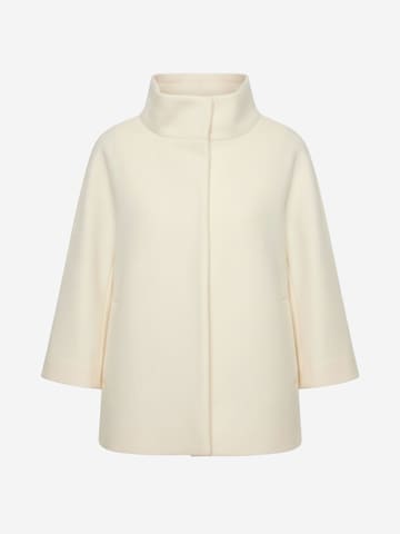Il Lanificio Winter Coat in White: front