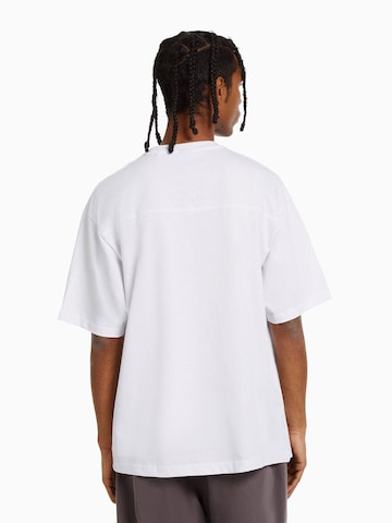 T-Shirt Bershka en blanc