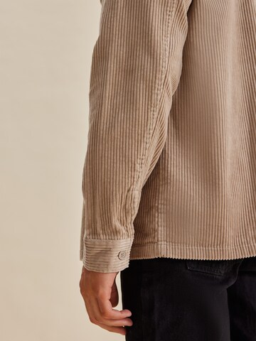 DAN FOX APPAREL Between-season jacket 'Leif' in Beige