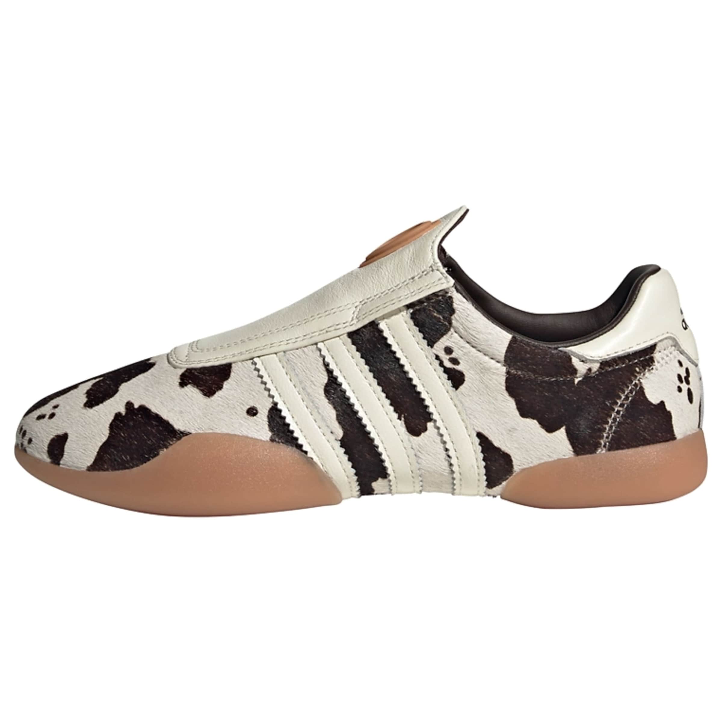 ADIDAS ORIGINALS Slip-on 'Taekwondo Mei' in Beige: voorkant