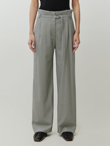 EDITED Regular Pleat-front trousers 'Annelie' in Blue: front