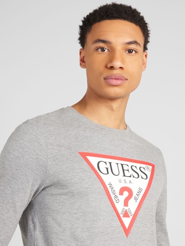 T-Shirt GUESS en gris