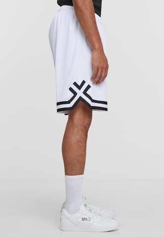 K1X Loosefit Shorts in Weiß