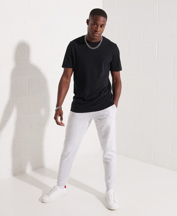 Effilé Pantalon 'Code Essential' Superdry en blanc