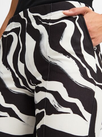 Marie Lund Flared Trousers in Black