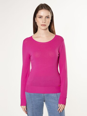 Pullover di Influencer in rosa: frontale
