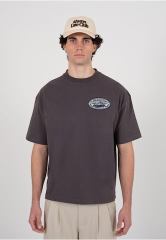 T-Shirt 'Racecore' Prohibited en gris : devant