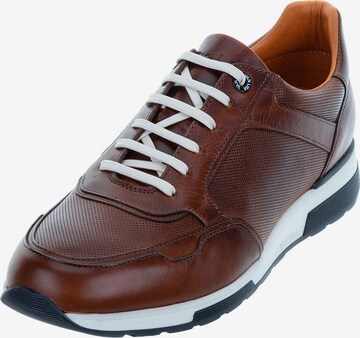 Chaussure de sport à lacets ' Positano ' VANLIER en marron : devant