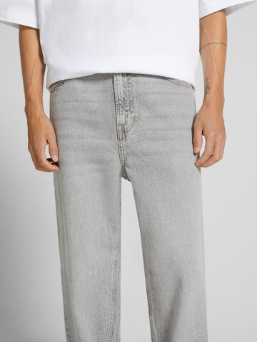 Bershka Loosefit Jeans in Grijs