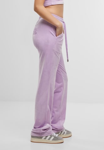regular Pantaloni 'Elya' di Von Dutch Originals in lilla