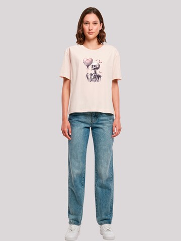 T-shirt 'Skelett hält Herzballon' F4NT4STIC en rose