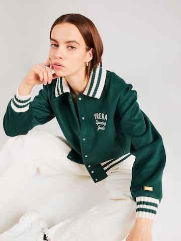 LEVI'S ® Between-season jacket 'GT Shrunken Varsity' in Green: front