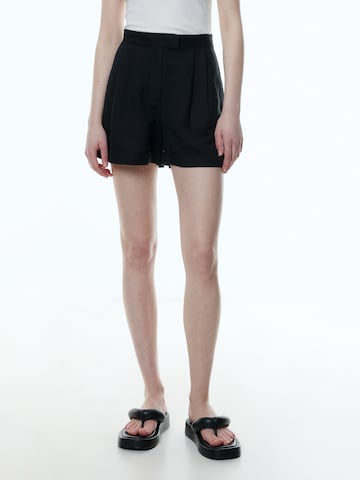 regular Pantaloni con pieghe 'Kaipo' di EDITED in nero: frontale