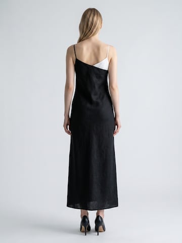 Viore Evening Dress in Black