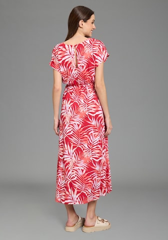 Neun Monate Kleid in Rot