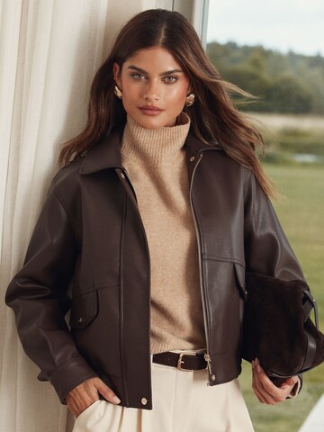 Lipsy Jacke in Braun