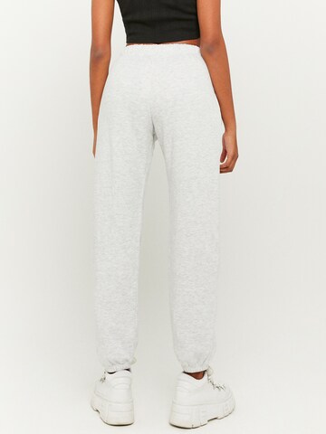 Tally Weijl Tapered Hose in Grau