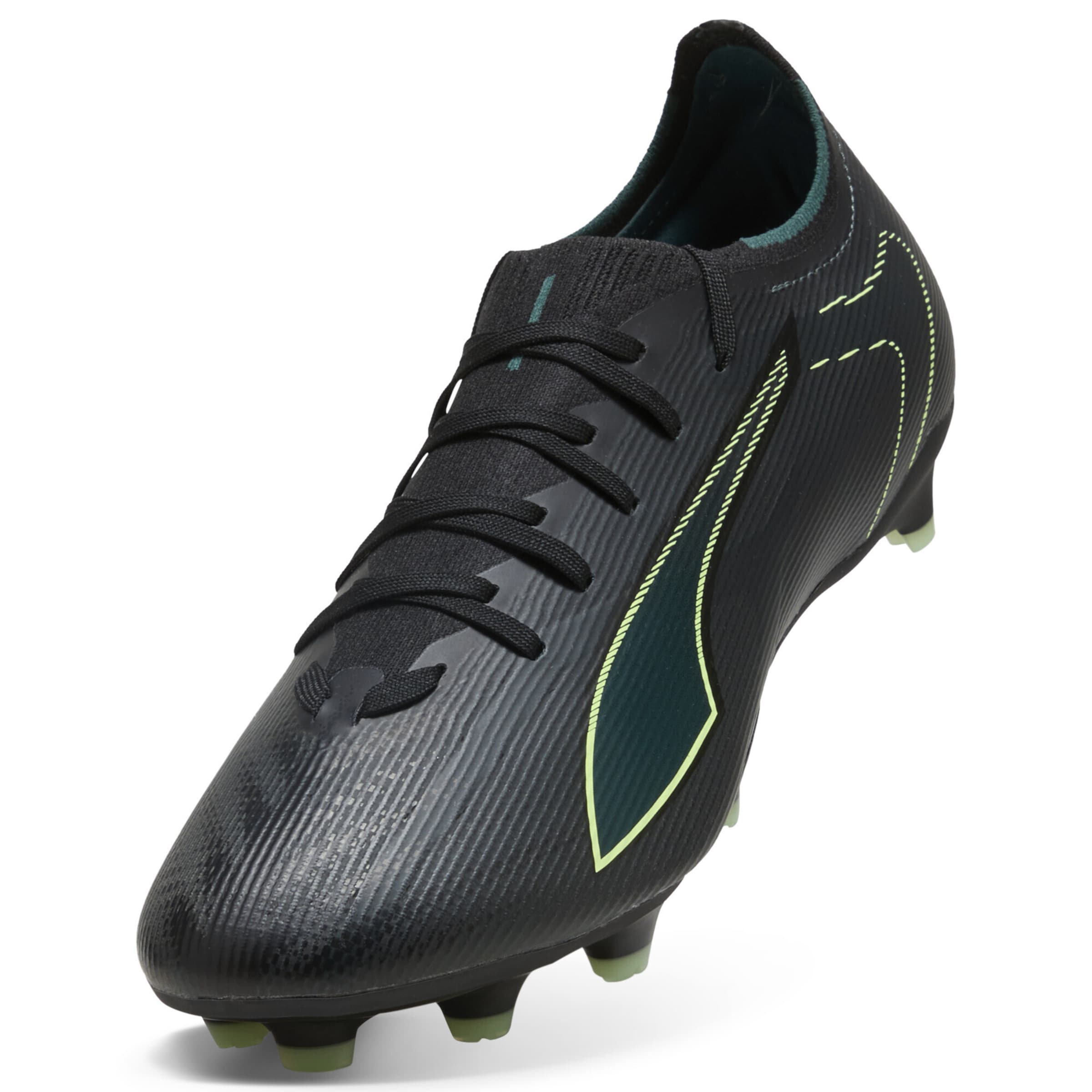 Scarpa da calcio 'Ultra 6 Match' di PUMA in nero