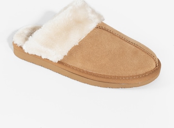 Minnetonka Slipper 'Chesney Slide' in Brown