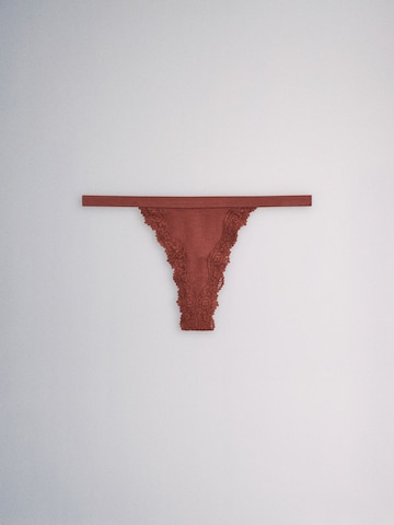 The Set String in Beige