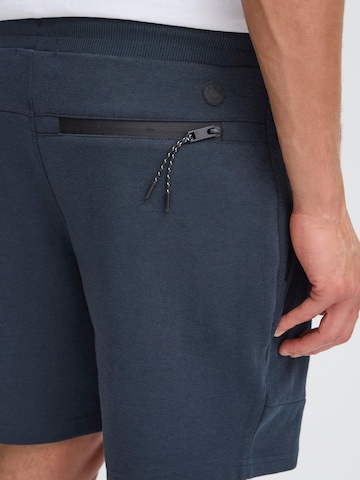 !Solid Regular Trousers 'Gelly' in Blue