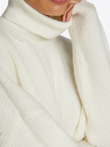 Pullover di Rich & Royal in bianco