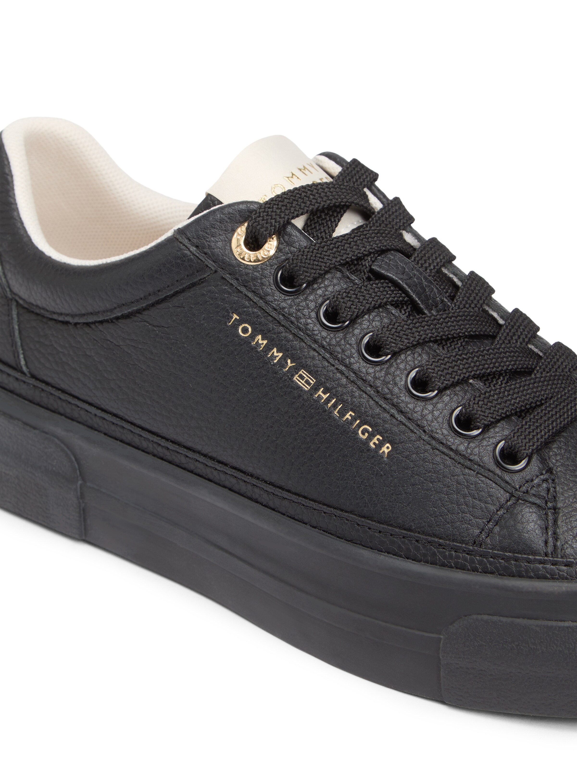 TOMMY HILFIGER Tenisky – černá