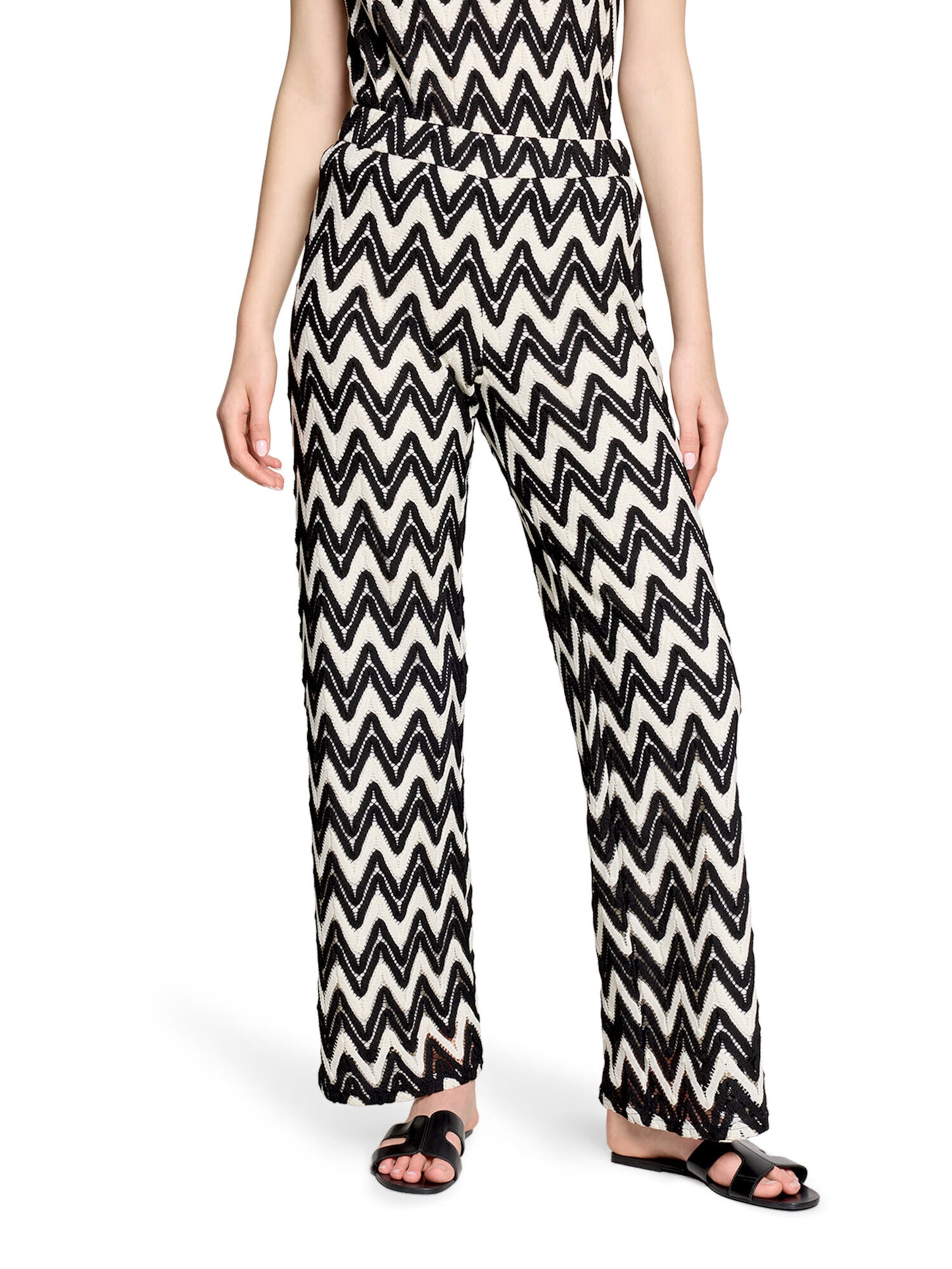 Regular Pantalon Betty & Co en noir : devant