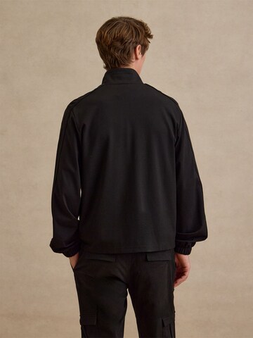 DAN FOX APPAREL Кофта на молнии 'Tino' в Черный