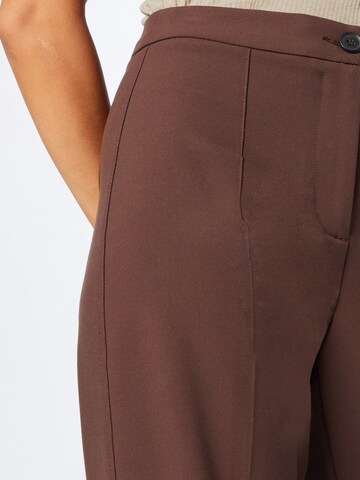 Wide leg Pantaloni con piega frontale di VERO MODA in marrone