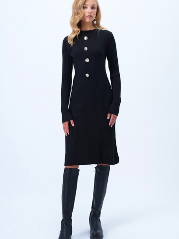 Trend Alaçatı Stili Stickad klänning i svart