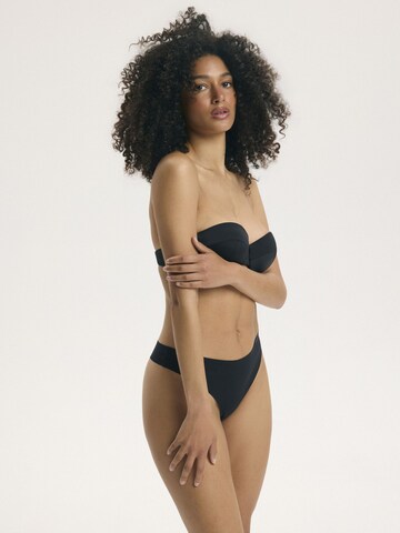 ESOTIQ Thong 'Persea' in Mixed colors