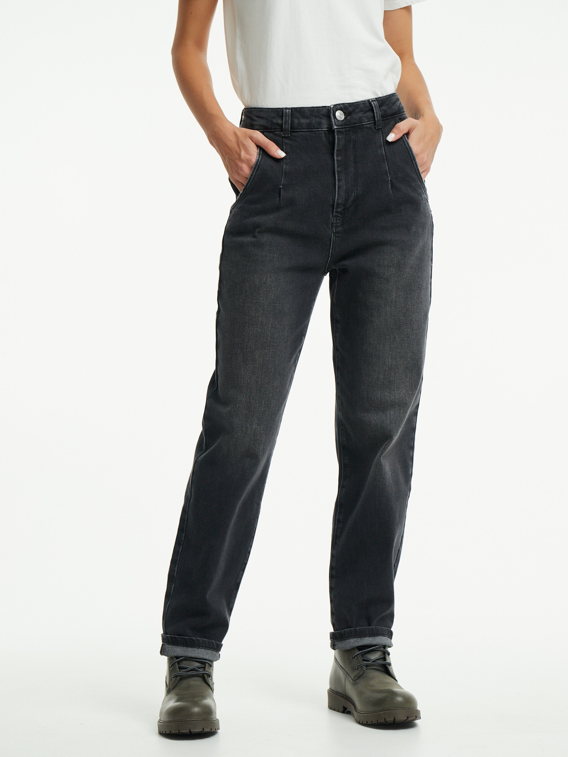 Front cheap pleated jeans