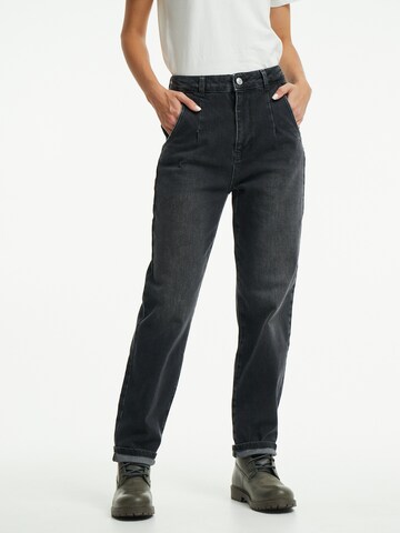 WEM Fashion Tapered Pleated Jeans in Grey: front