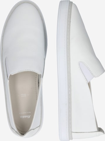 Bata Trampki slip on w kolorze biały