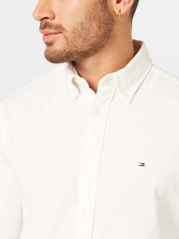 TOMMY HILFIGER - Regular Fit Camisa em branco