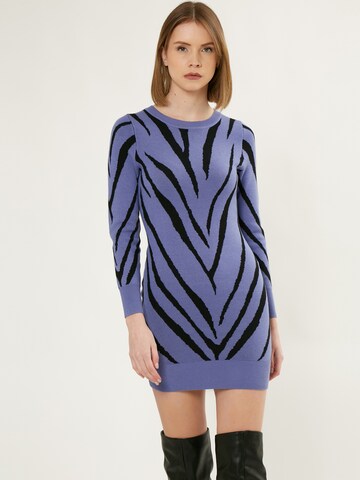 Influencer Knitted dress in Blue: front