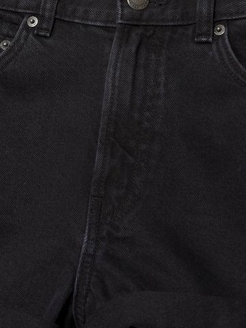 Pull&Bear Baggy Shorts in Schwarz