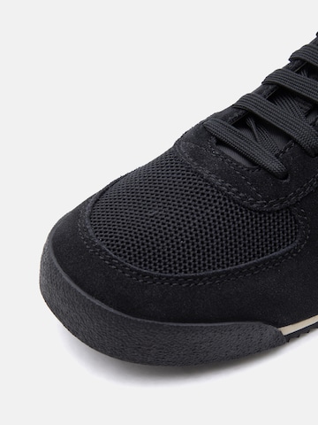 Baskets basses ARMANI EXCHANGE en noir