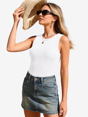 AOTTORI Top in White