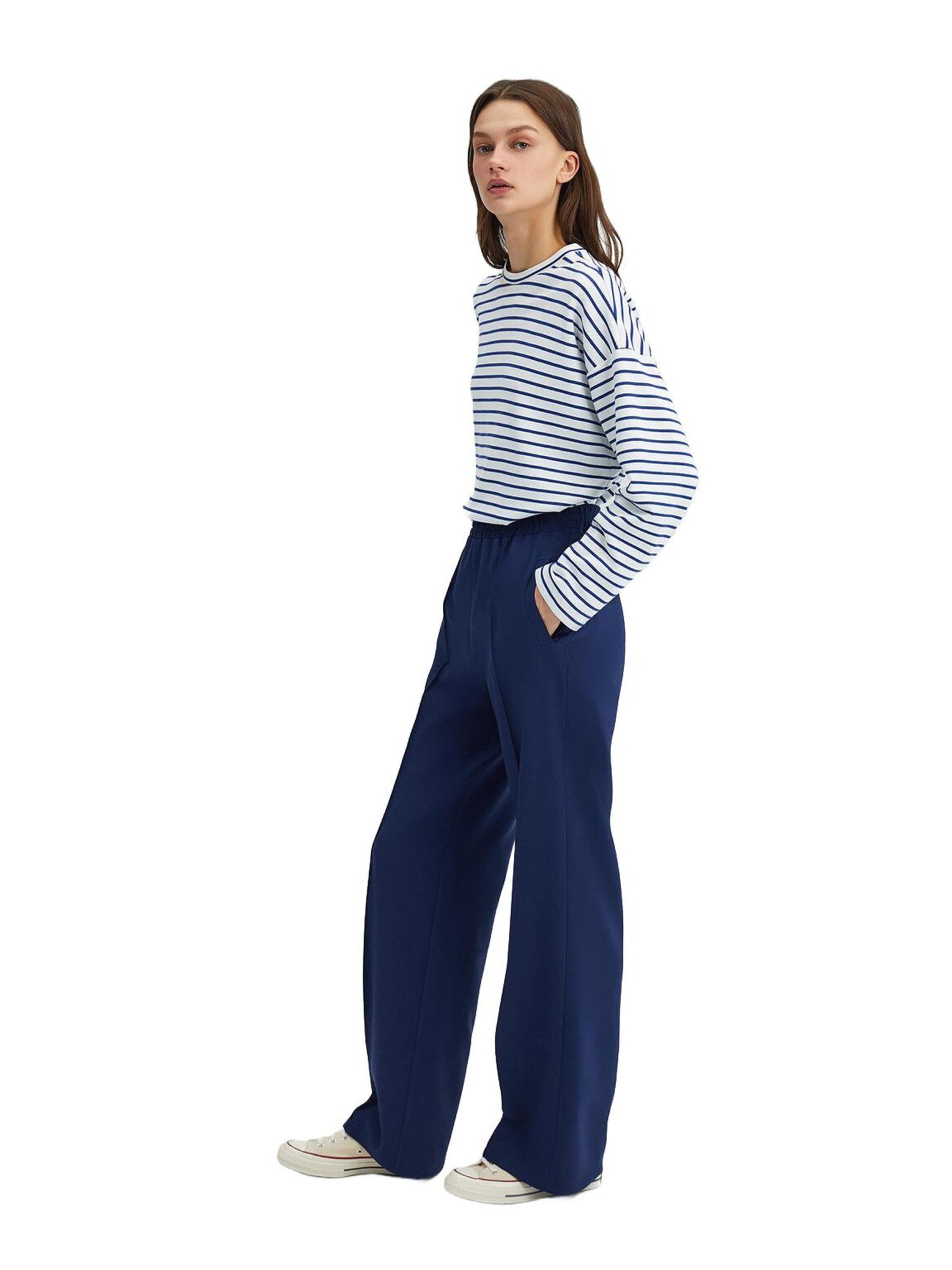 Touche Prive Loose fit Trousers with creases in Blue