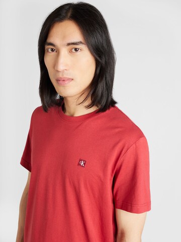 T-Shirt Calvin Klein Jeans en rouge