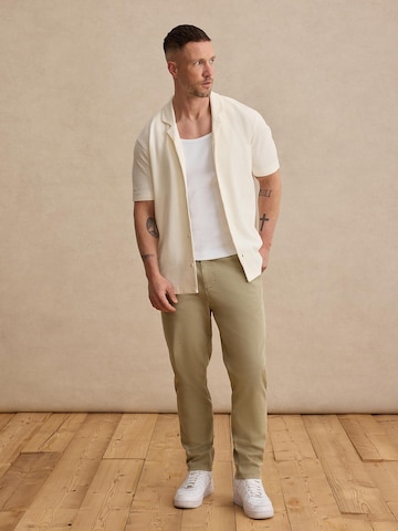 DAN FOX APPAREL Regular fit Button Up Shirt 'Leon' in White